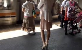 beautiful-japanese-girl-in-white-panties-upskirt-in-public