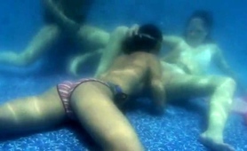 underwater-lesbian-threeway-fun-with-naughty-young-babes